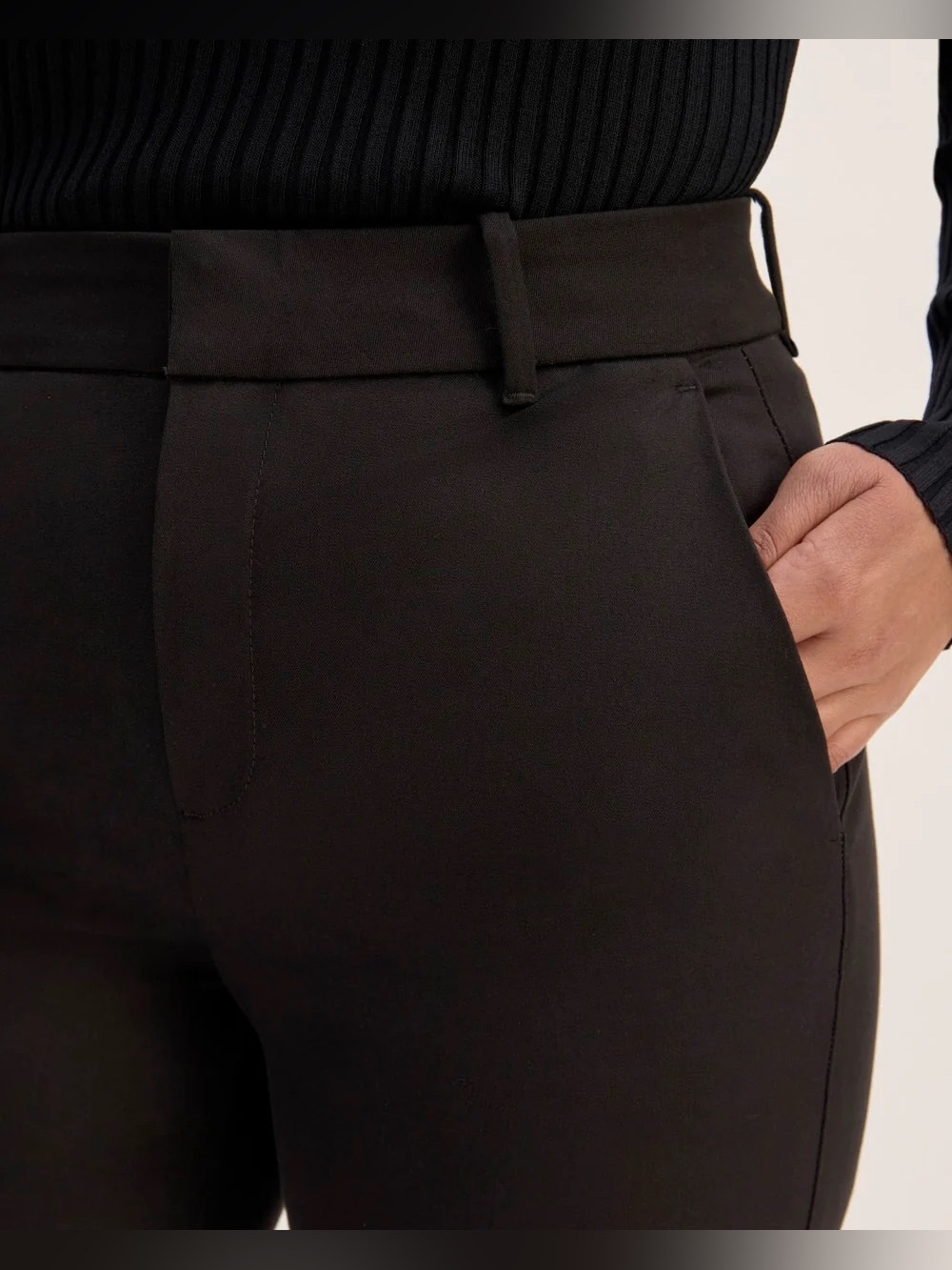Like New Everlane Black Bi-Stretch Flare Pants Trousers size 4 - Picture 4 of 10